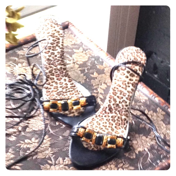 Heels - Picture 1 of 3